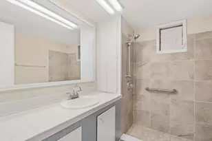 5205 5th St E, Bradenton, FL 34203 - Photo 12