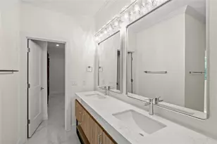 1240 Solitude Ln, Sarasota, FL 34242 - Photo 38