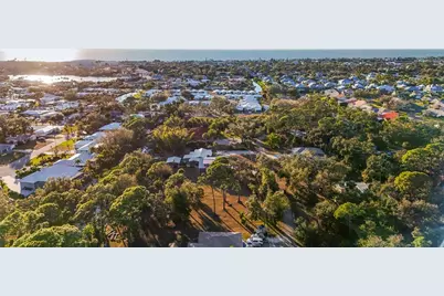 405 Estil Drive N, Nokomis, FL 34275 - Photo 12