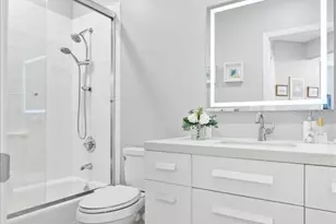 5450 Eagles Point Cir, Sarasota, FL 34231 - Photo 18