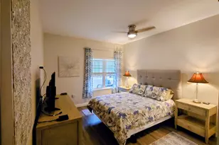 200 4th Ave S, Saint Petersburg, FL 33701 - Photo 10