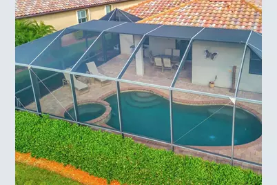 6880 Willowshire Way, Bradenton, FL 34212 - Photo 2