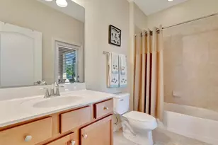 6880 Willowshire Way, Bradenton, FL 34212 - Photo 18