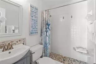 6250 Holmes Blvd, Holmes Beach, FL 34217 - Photo 18