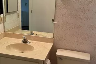 4640 Weybridge, Sarasota, FL 34235 - Photo 8