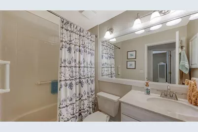 4711 Maid Marian Lane, Sarasota, FL 34232 - Photo 12