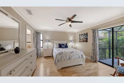 4711 Maid Marian Lane, Sarasota, FL 34232 - Photo 8