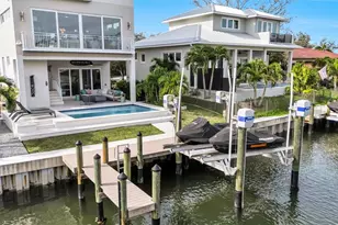 4881 Oxford Dr, Siesta Key, FL 34242 - Photo 12