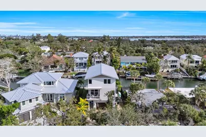 4881 Oxford Drive, Siesta Key, FL 34242 - Photo 4