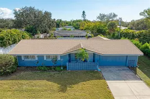 3040 Tyrone Ln, Sarasota, FL 34239 - Photo 6