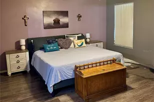 374 Oak Hill Dr, Sarasota, FL 34232 - Photo 8