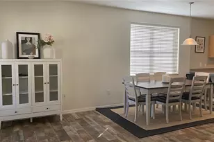 3880 82nd Ave Cir E, Sarasota, FL 34243 - Photo 8