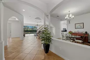 6627 38th Ln E, Sarasota, FL 34243 - Photo 8