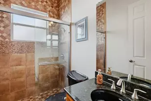 6627 38th Ln E, Sarasota, FL 34243 - Photo 40