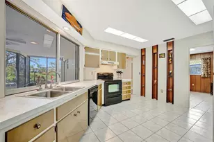 3428 Mineola Dr, Sarasota, FL 34239 - Photo 10