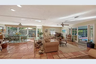 1672 Shoreland Drive, Sarasota, FL 34239 - Photo 8