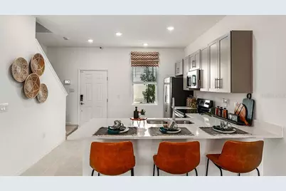 10648 Orbit Terrace, Sarasota, FL 34241 - Photo 4