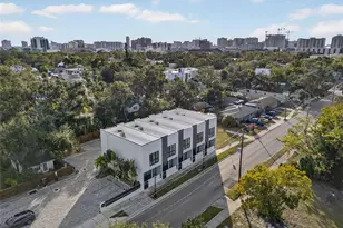 1774 10th St, Sarasota, FL 34236 - Photo 2