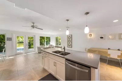 413 Poinsettia Road, Anna Maria, FL 34216 - Photo 12