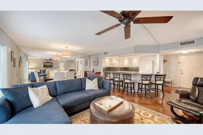 800 Benjamin Franklin Drive #202, Sarasota, FL 34236 - Photo 6