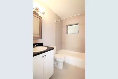 3001 Bee Ridge Road #219, Sarasota, FL 34239 - Photo 10