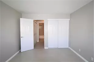 3001 Bee Ridge Rd, Sarasota, FL 34239 - Photo 6