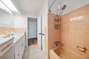 2426 Tangerine Dr, Sarasota, FL 34239 - Photo 16