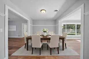 2426 Tangerine Dr, Sarasota, FL 34239 - Photo 6