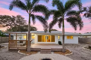 2426 Tangerine Dr, Sarasota, FL 34239 - Photo 36