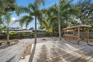 2426 Tangerine Dr, Sarasota, FL 34239 - Photo 40