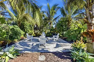 3467 Compound Ct, Sarasota, FL 34240 - Photo 10