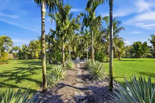 3467 Compound Ct, Sarasota, FL 34240 - Photo 8