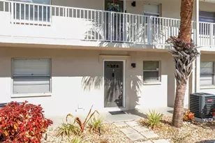 960 La Costa Cir, Sarasota, FL 34237 - Photo 2