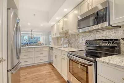 1115 Gulf Of Mexico Drive #304, Longboat Key, FL 34228 - Photo 12