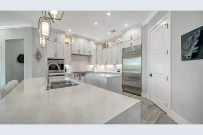 5326 Siesta Cove Drive, Sarasota, FL 34242 - Photo 18