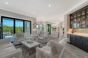 5326 Siesta Cove Dr, Sarasota, FL 34242 - Photo 12