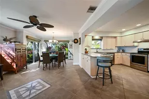 535 Sutton Pl, Longboat Key, FL 34228 - Photo 10