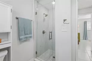 6531 2nd Ave S, Saint Petersburg, FL 33707 - Photo 10