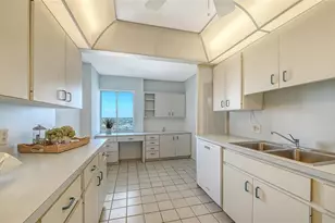 20 Whispering Sands Dr, Sarasota, FL 34242 - Photo 32