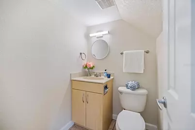 960 Highland Street #B2, Sarasota, FL 34234 - Photo 8