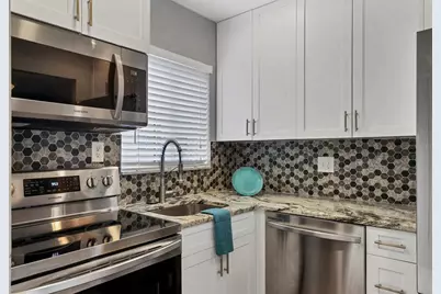 1714 69th Avenue W #B408, Bradenton, FL 34207 - Photo 18