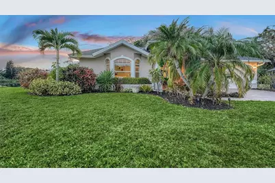 8117 Misty Oaks Boulevard, Sarasota, FL 34243 - Photo 12