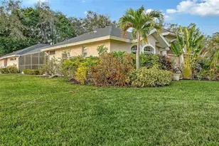 8117 Misty Oaks Blvd, Sarasota, FL 34243 - Photo 14