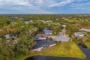 8117 Misty Oaks Blvd, Sarasota, FL 34243 - Photo 4