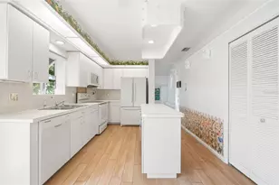 4958 Clubview Ct E, Bradenton, FL 34203 - Photo 8