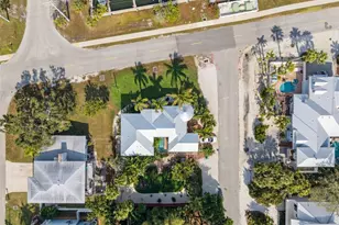 412 73rd St, Holmes Beach, FL 34217 - Photo 58