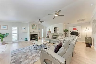 411 Harbor View Lane, Largo, FL 33770 - Photo 12