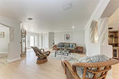 411 Harbor View Lane, Largo, FL 33770 - Photo 8