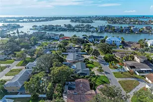 411 Harbor View Ln, Largo, FL 33770 - Photo 38