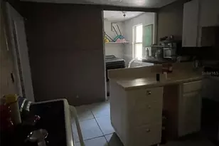 858 35th Ave S, Saint Petersburg, FL 33705 - Photo 2